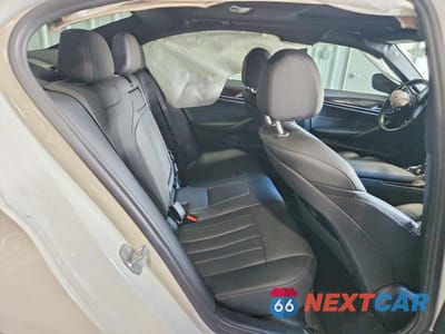 Zdjęcie 10 z 12 samochodu: 2022 BMW 530 XI VIN:WBA13BJ03NCJ40293 - miniatura