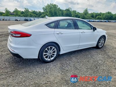Trzecie zdjęcie samochodu z tyłu: 2020 FORD FUSION SE VIN:3FA6P0HD1LR119618 - miniatura