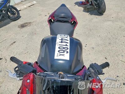 Piąte zdjęcie samochodu w środku: 2024 HONDA CBR500 RA VIN:MLHPC7050R5000409 - miniatura