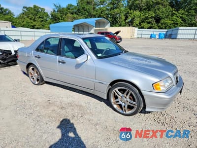 Czwarte zdjęcie samochodu z boku: 2000 MERCEDES-BENZ C 230 VIN:WDBHA24G3YA845996 - miniatura
