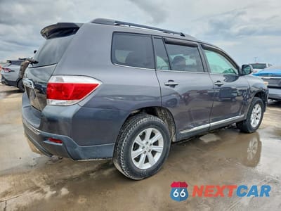Trzecie zdjęcie samochodu z tyłu: 2011 TOYOTA HIGHLANDER VIN:5TDZA3EHXBS009468 - miniatura