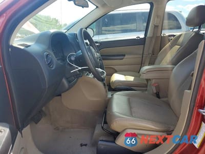 Zdjęcie 7 z 12 samochodu: 2014 JEEP COMPASS SPORT VIN:1C4NJCBA5ED812887 - miniatura