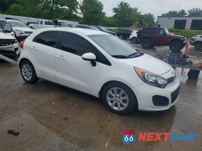 Czwarte zdjęcie samochodu z boku: 2012 KIA RIO 5-DOOR EX VIN:KNADN5A39C6054713 - miniatura