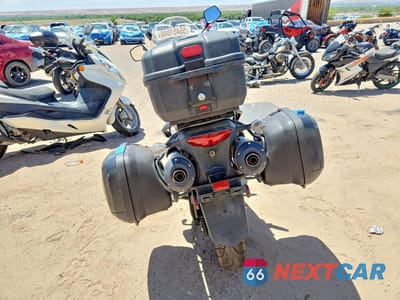 Czwarte zdjęcie samochodu z boku: 2012 SUZUKI DL1000 VIN:JS1VT53A7C2101456 - miniatura