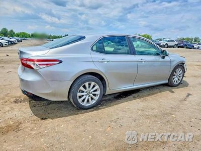 Trzecie zdjęcie samochodu z tyłu: 2018 TOYOTA CAMRY LE VIN:4T1B11HK6JU054698 - miniatura