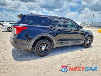 Trzecie zdjęcie samochodu z tyłu: 2020 FORD EXPLORER POLICE INTERCEPTOR VIN:1FM5K8AW4LGC13610 - miniatura