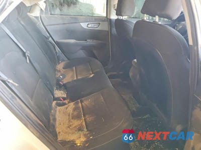 Zdjęcie 10 z 12 samochodu: 2021 KIA FORTE LXS VIN:3KPF24AD4ME296599 - miniatura