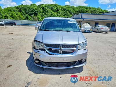 Piąte zdjęcie samochodu w środku: 2019 DODGE GRAND CARAVAN SXT VIN:2C4RDGCG9KR717454 - miniatura