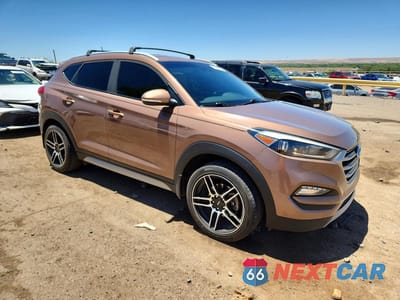 Czwarte zdjęcie samochodu z boku: 2017 HYUNDAI TUCSON SPORT VIN:KM8J3CA2XHU314235 - miniatura