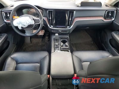 Zdjęcie 8 z 12 samochodu: 2022 VOLVO S60 T8 RECHARGE R-DESIGN EXPRESSIO VIN:7JRBR0FZ1NG174518 - miniatura