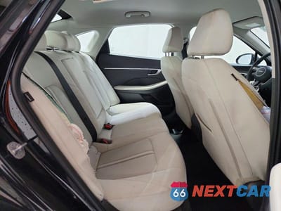 Zdjęcie 10 z 12 samochodu: 2025 HYUNDAI SONATA SEL VIN:KMHL64JAXSA511427 - miniatura