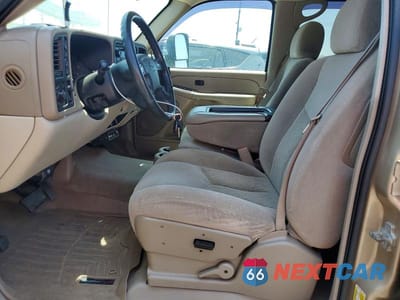 Zdjęcie 7 z 13 samochodu: 2006 CHEVROLET SUBURBAN K2500 VIN:3GNGK26G06G130705 - miniatura