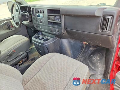 Zdjęcie 8 z 13 samochodu: 2016 CHEVROLET EXPRESS G2500 VIN:1GCWGAFF6G1117643 - miniatura