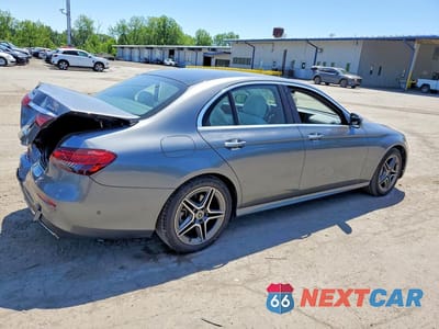 Trzecie zdjęcie samochodu z tyłu: 2021 MERCEDES-BENZ E 350 4MATIC VIN:W1KZF8EB9MA957165 - miniatura