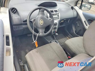 Zdjęcie 8 z 12 samochodu: 2011 TOYOTA YARIS BASE VIN:JTDJT4K37B5334994 - miniatura