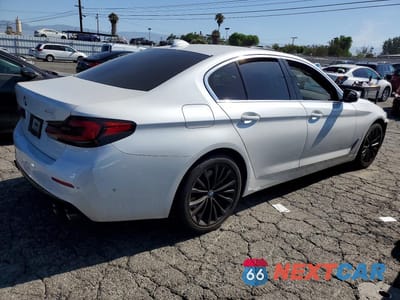 Trzecie zdjęcie samochodu z tyłu: 2021 BMW 540 I VIN:WBA53BJ0XMCG04571 - miniatura