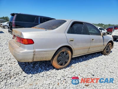 Trzecie zdjęcie samochodu z tyłu: 2000 TOYOTA CAMRY LE VIN:4T1BG28K2YU656111 - miniatura