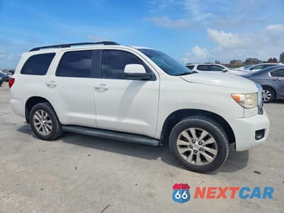 Czwarte zdjęcie samochodu z boku: 2011 TOYOTA SEQUOIA SR5 VIN:5TDZM5G14BS003085 - miniatura