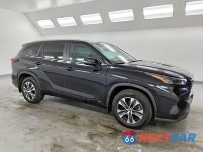 Czwarte zdjęcie samochodu z boku: 2024 TOYOTA HIGHLANDER HYBRID XLE VIN:5TDKBRCH8RS623143 - miniatura