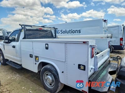 Trzecie zdjęcie samochodu z tyłu: 2019 FORD F250 SUPER DUTY VIN:1FDBF2A62KEE68402 - miniatura