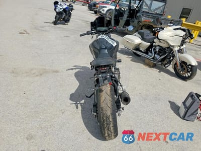 Czwarte zdjęcie samochodu z boku: 2016 YAMAHA FZ07 VIN:JYARM06E2GA009250 - miniatura