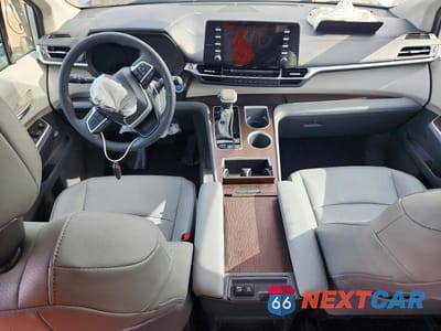Zdjęcie 8 z 13 samochodu: 2024 TOYOTA SIENNA XLE 7-PASSENGER VIN:5TDYSKFC0RS118697 - miniatura