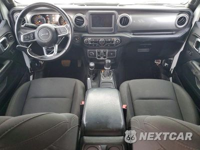 Zdjęcie 8 z 13 samochodu: 2018 JEEP WRANGLER UNLIMITED SAHARA VIN:1C4HJXEG3JW193631 - miniatura