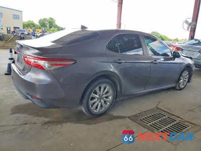 Trzecie zdjęcie samochodu z tyłu: 2020 TOYOTA CAMRY LE VIN:4T1C11AKXLU998666 - miniatura