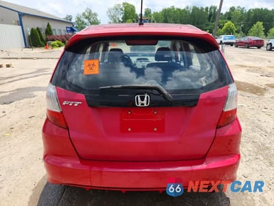 Zdjęcie 6 z 12 samochodu: 2010 HONDA FIT SPORT VIN:JHMGE8G41AC002426 - miniatura