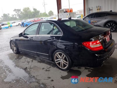 Drugie zdjęcie samochodu z przodu: 2013 MERCEDES-BENZ C 250 VIN:WDDGF4HBXDR298476 - miniatura