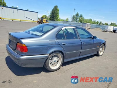 Trzecie zdjęcie samochodu z tyłu: 2000 BMW 528 I VIN:WBADM5345YBY18399 - miniatura