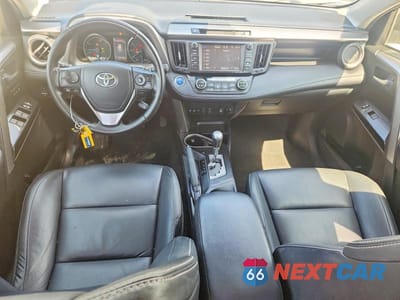 Zdjęcie 8 z 13 samochodu: 2018 TOYOTA RAV4 HV LIMITED VIN:JTMDJREV9JD165059 - miniatura