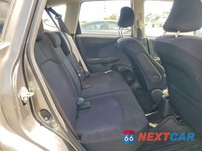 Zdjęcie 10 z 12 samochodu: 2013 HONDA FIT SPORT VIN:JHMGE8H52DC074828 - miniatura