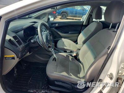 Zdjęcie 7 z 12 samochodu: 2014 KIA FORTE LX VIN:KNAFX4A61E5218312 - miniatura