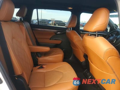 Zdjęcie 11 z 14 samochodu: 2023 TOYOTA HIGHLANDER PLATINUM VIN:5TDKDRAHXPS033374 - miniatura
