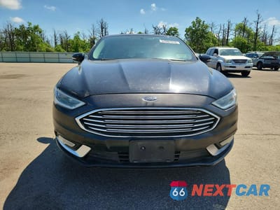 Piąte zdjęcie samochodu w środku: 2018 FORD FUSION TITANIUM VIN:3FA6P0RU5JR206790 - miniatura