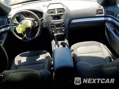 Zdjęcie 8 z 13 samochodu: 2017 FORD EXPLORER XLT VIN:1FM5K8D86HGD81866 - miniatura