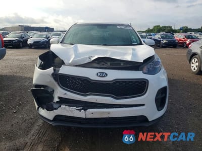 Piąte zdjęcie samochodu w środku: 2018 KIA SPORTAGE LX VIN:KNDPM3AC2J7430571 - miniatura