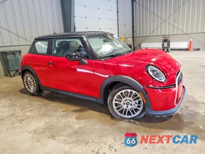 Czwarte zdjęcie samochodu z boku: 2026 MINI COOPER S VIN:WMW23GD07T2Y20679 - miniatura