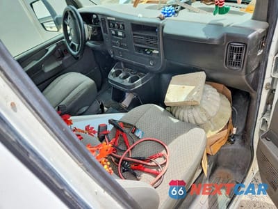 Zdjęcie 8 z 13 samochodu: 2010 CHEVROLET EXPRESS G3500 VIN:1GB6G3BG7A1129970 - miniatura