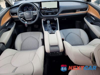 Zdjęcie 8 z 13 samochodu: 2025 TOYOTA GRAND HIGHLANDER PLATINUM VIN:5TDAAAB52SS104067 - miniatura