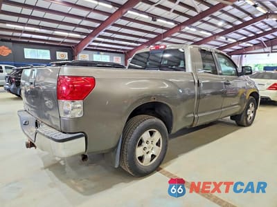 Trzecie zdjęcie samochodu z tyłu: 2008 TOYOTA TUNDRA SR5 VIN:5TBBT54188S458970 - miniatura