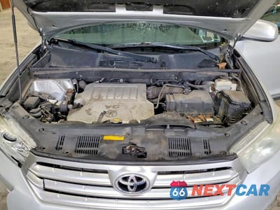 Zdjęcie 12 z 13 samochodu: 2012 TOYOTA HIGHLANDER SE VIN:5TDBK3EH7CS135206 - miniatura