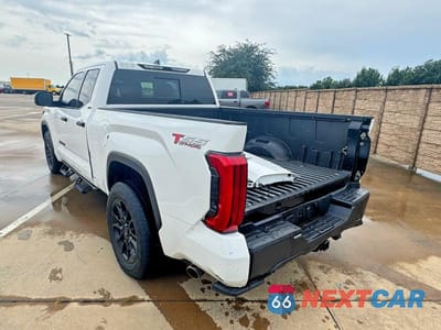Trzecie zdjęcie samochodu z tyłu: 2023 TOYOTA TUNDRA SR5 VIN:5TFLA5AA0PX020684 - miniatura
