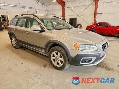 Czwarte zdjęcie samochodu z boku: 2011 VOLVO XC70 3.2 VIN:YV4940BZ9B1096972 - miniatura