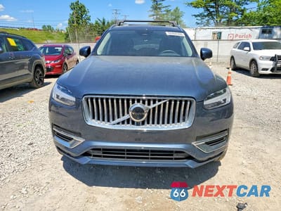 Piąte zdjęcie samochodu w środku: 2025 VOLVO XC90 PLUS VIN:YV4062PE1S1323740 - miniatura