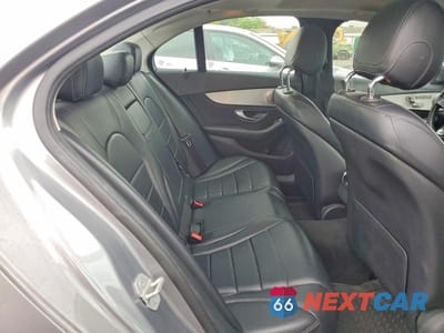 Zdjęcie 10 z 12 samochodu: 2016 MERCEDES-BENZ C 300 4MATIC VIN:55SWF4KB7GU109502 - miniatura