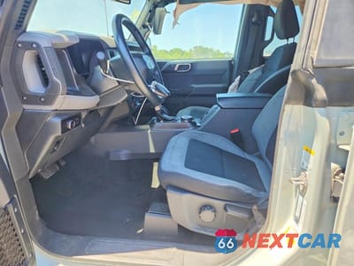 Zdjęcie 7 z 13 samochodu: 2023 FORD BRONCO BASE VIN:1FMDE5BH2PLA97936 - miniatura