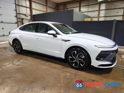 Czwarte zdjęcie samochodu z boku: 2024 HYUNDAI SONATA SEL VIN:KMHL64JA3RA377094 - miniatura