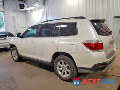 Drugie zdjęcie samochodu z przodu: 2013 TOYOTA HIGHLANDER PLUS VIN:5TDBK3EH6DS226405 - miniatura